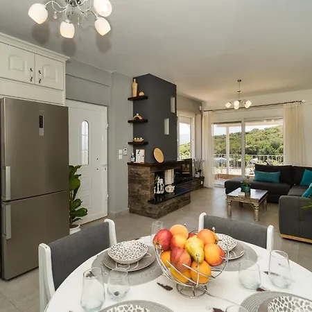 Mavrovouni * Finikounta